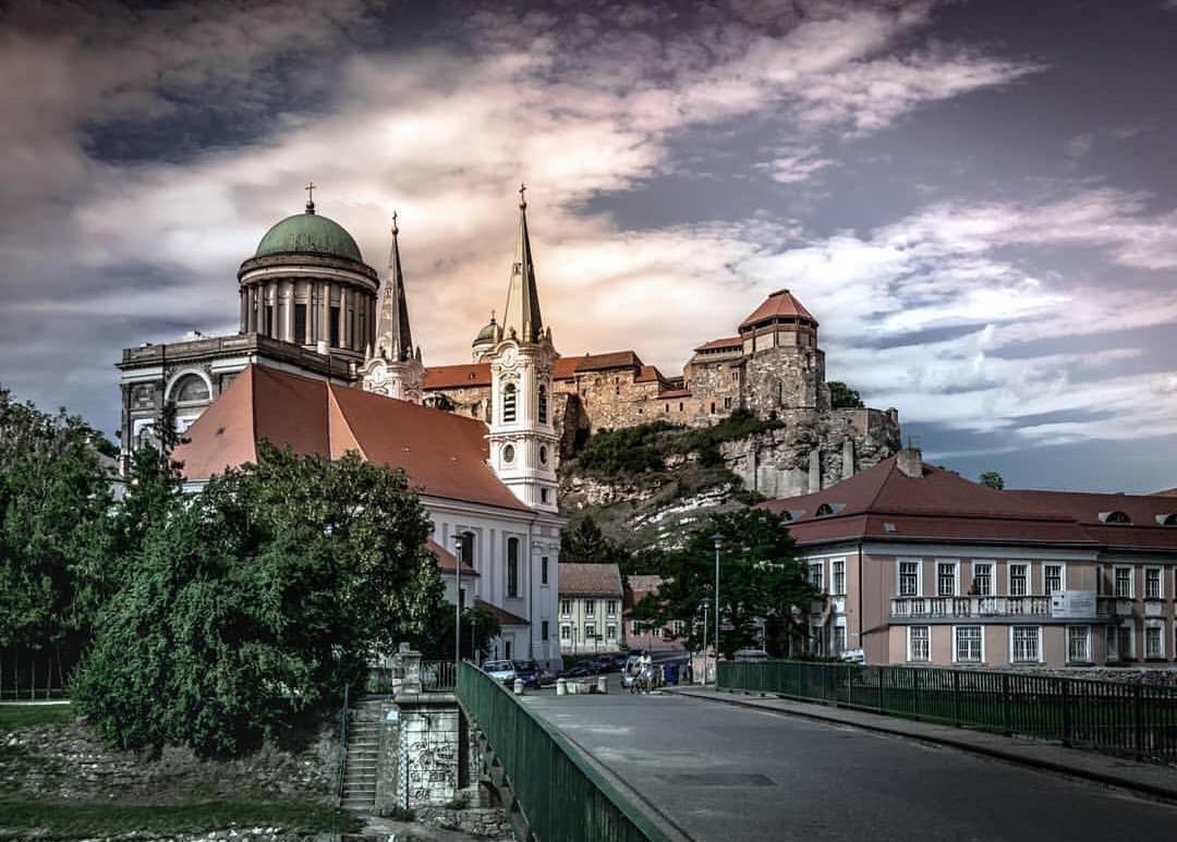 Roza Hotel Es Apartmanhaz Естерґом Екстер'єр фото